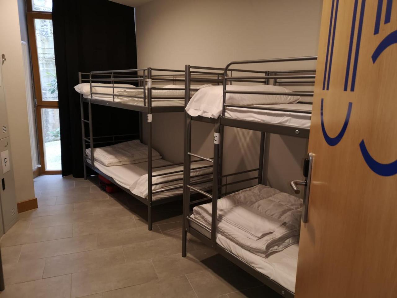 Egunon Bilbao Hostel Εξωτερικό φωτογραφία